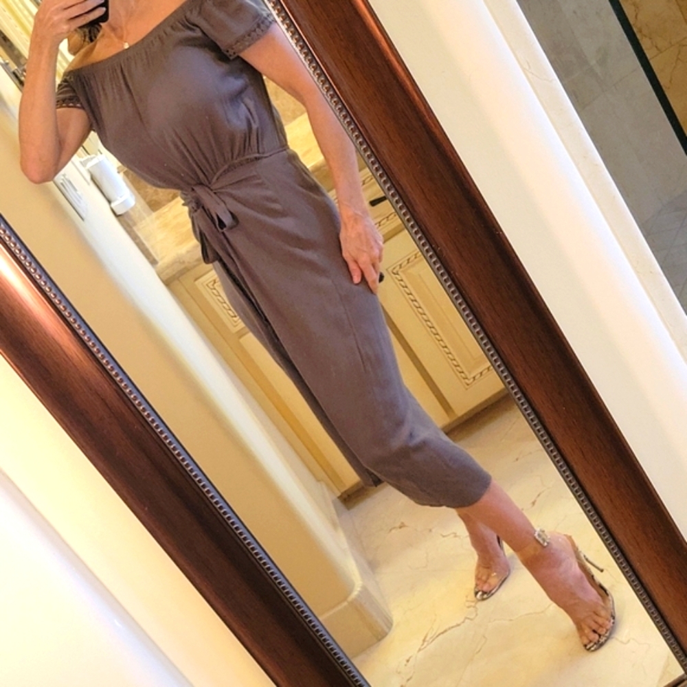 Cute & Stylish Solemnity off-shoulder midi dress with built-in shorts, S - Picture 2 of 16